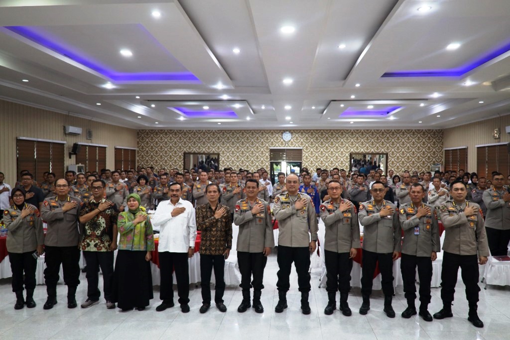 Sahli Kapolri Berikan Sosialisasi Penyegaran Pemahaman HAM Bagi Anggota Polri di Polda Banten